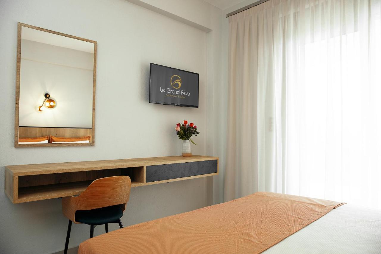 Aparthotel Le Grand Reve Gerakini Esterno foto